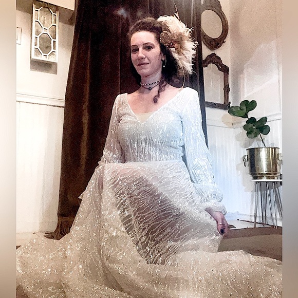 The Galaxy wedding Gown, by Boom Blush. - Picture 10 of 12